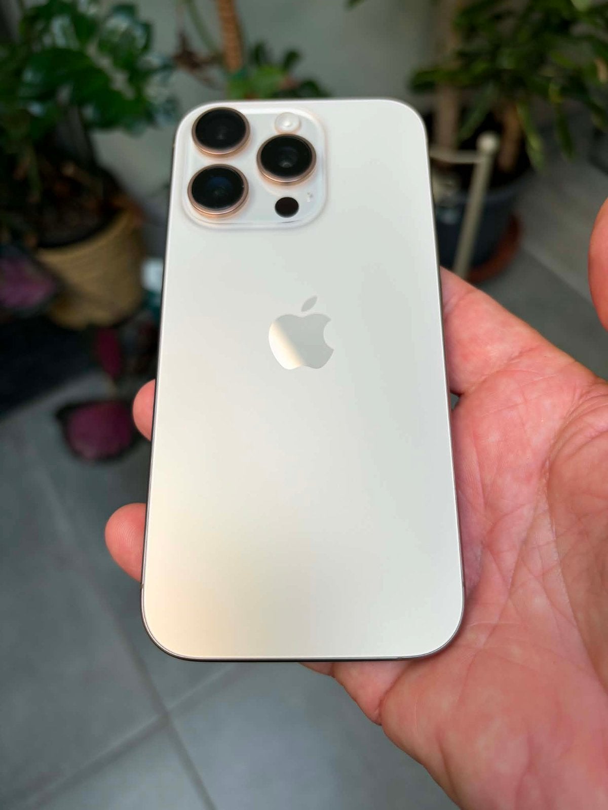 Iphone 16 pro vend echange, Enlèvement, Comme neuf, IPhone 16