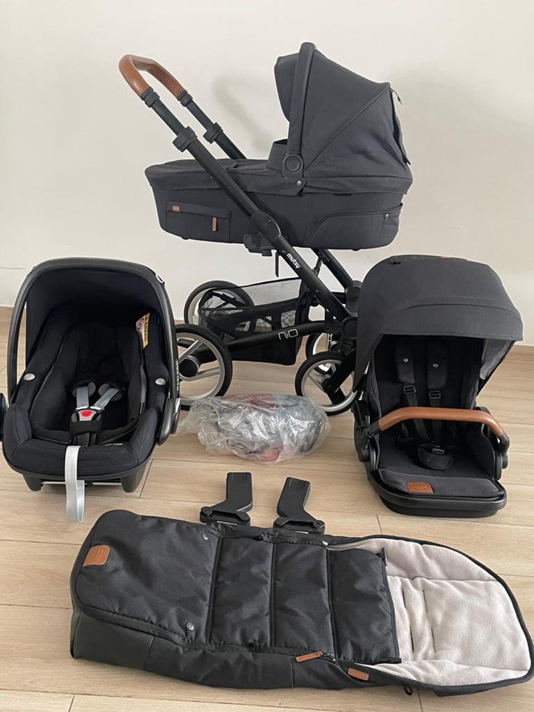 Mutsy Nio Black kinderwagen 3-in-1 Complete Set, Kinderen en Baby's, Kinderwagens en Combinaties, Zo goed als nieuw, Kinderwagen