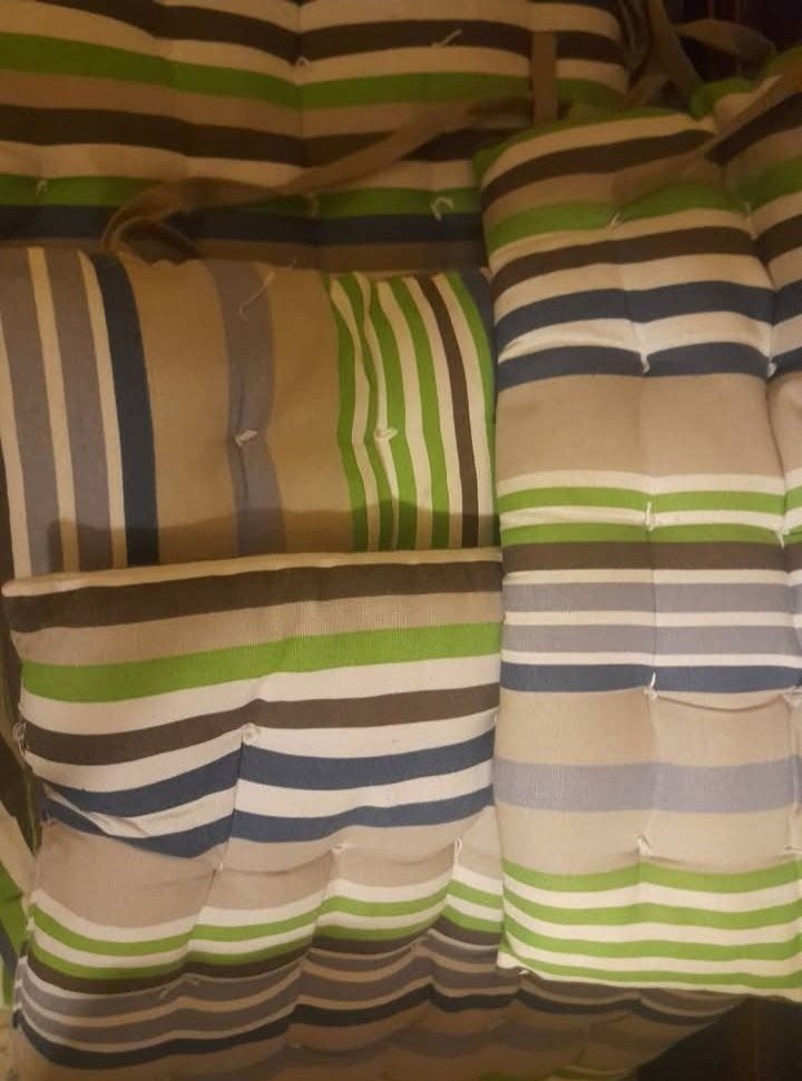 Coussins / galettes chaises, Enlèvement, Carré