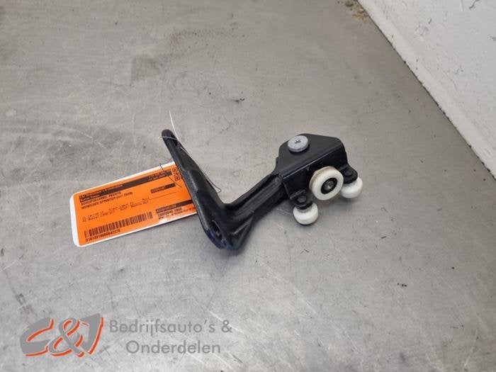 Roulette porte coulissante droite d'un Mercedes Sprinter (91, 3 mois de garantie, Utilisé, -, -