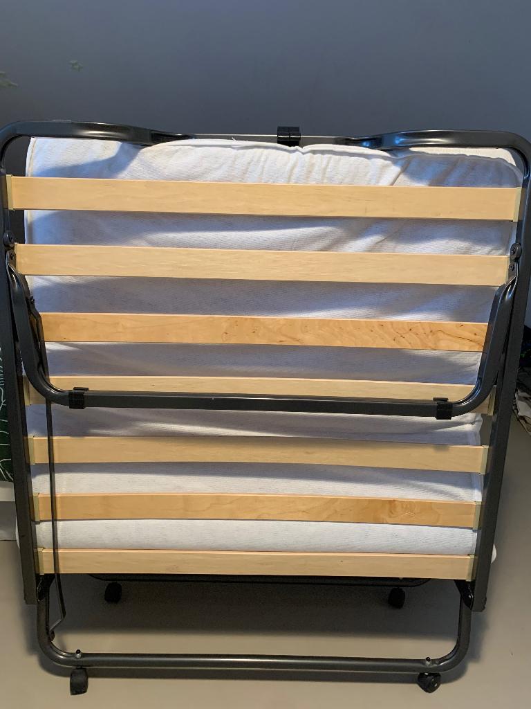 Vouwbed - Logeerbed 90/200, Huis en Inrichting, Ophalen, 90 cm, Eenpersoons, Zo goed als nieuw