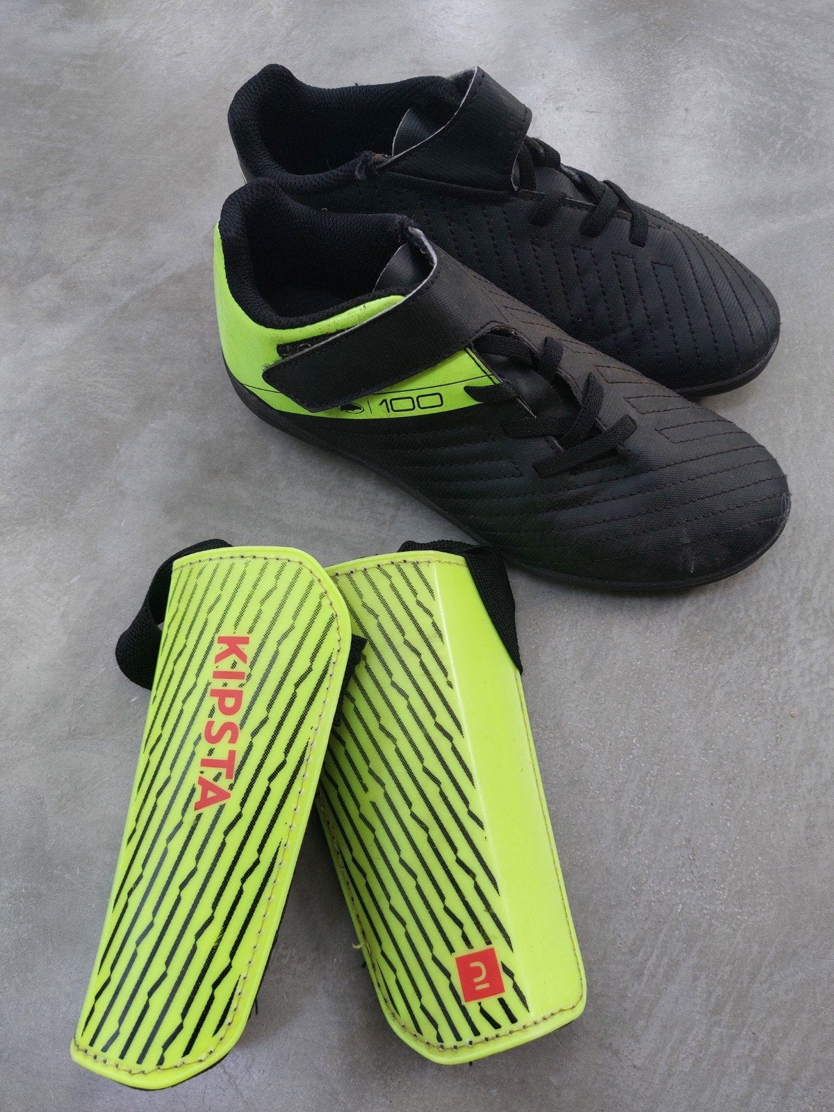voetbalschoenen 34, Sports & Fitness, Enlèvement, Comme neuf, Set