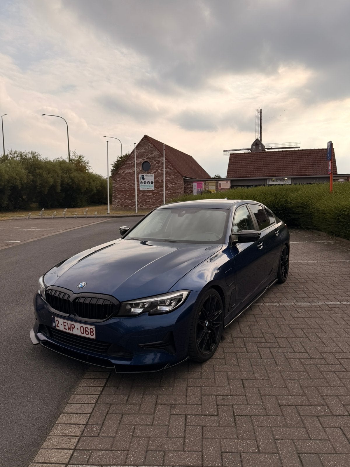 BMW Serie 3 330e g20, Auto's, BMW, Automaat, Achterwielaandrijving, Blauw, Leder