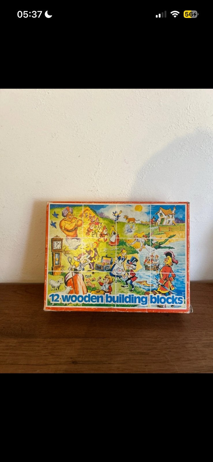 Vieux puzzle en bois, contes de fées, Enlèvement ou Envoi