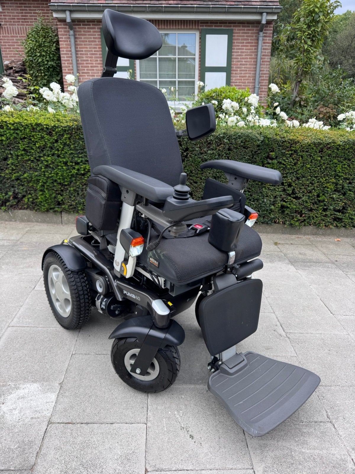 Puma 40 Handicare elektrische rolstoel invalide Rolwagen, Diversen, Ophalen of Verzenden, Zo goed als nieuw, Elektrische rolstoel
