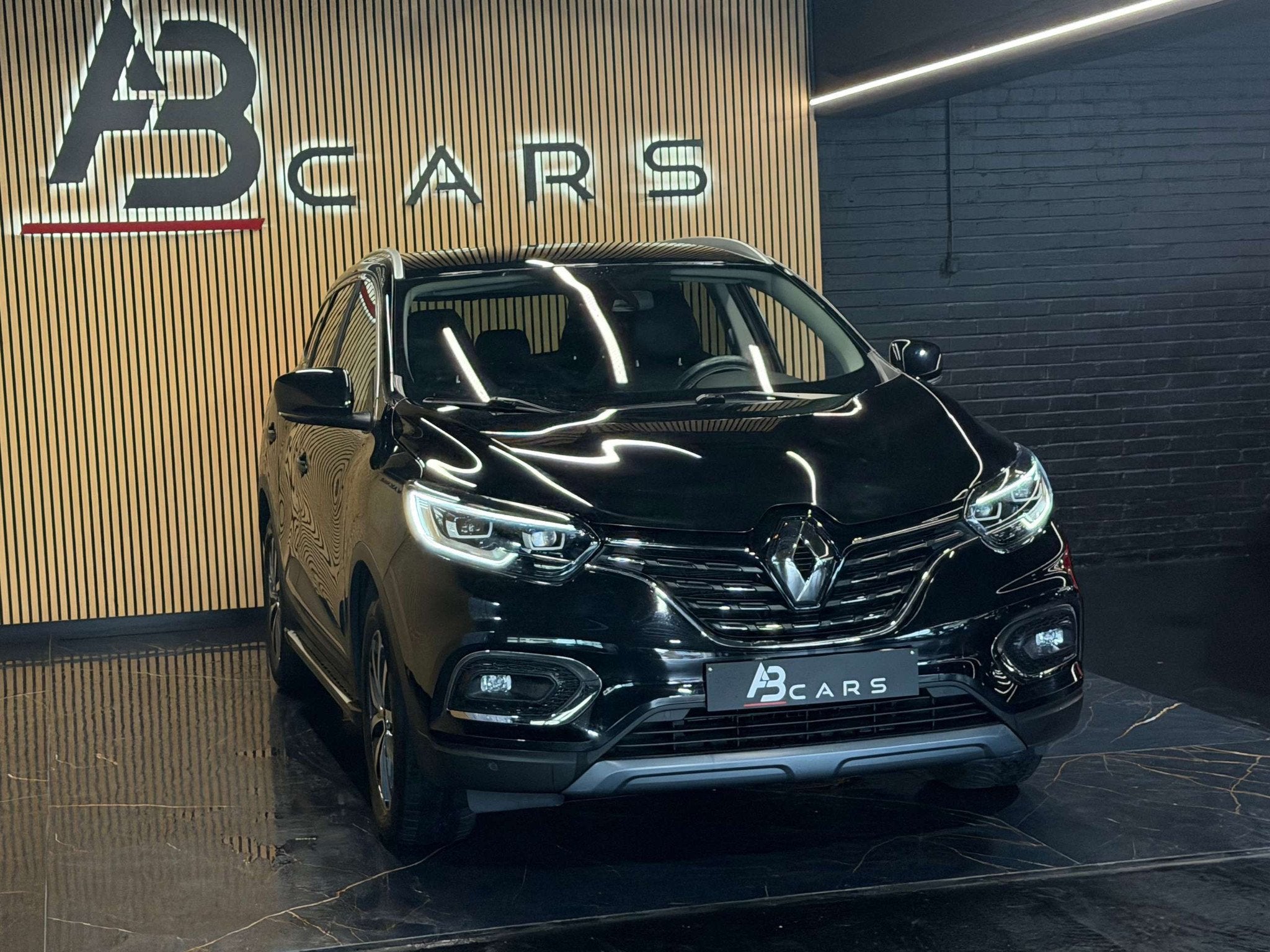 Renault Kadjar 1.5 BLUE DCI * 1 ER PROPRIETAIRE * GARANTIE 1, Autos, Renault, Cuir, Achat, Entreprise, 116 ch
