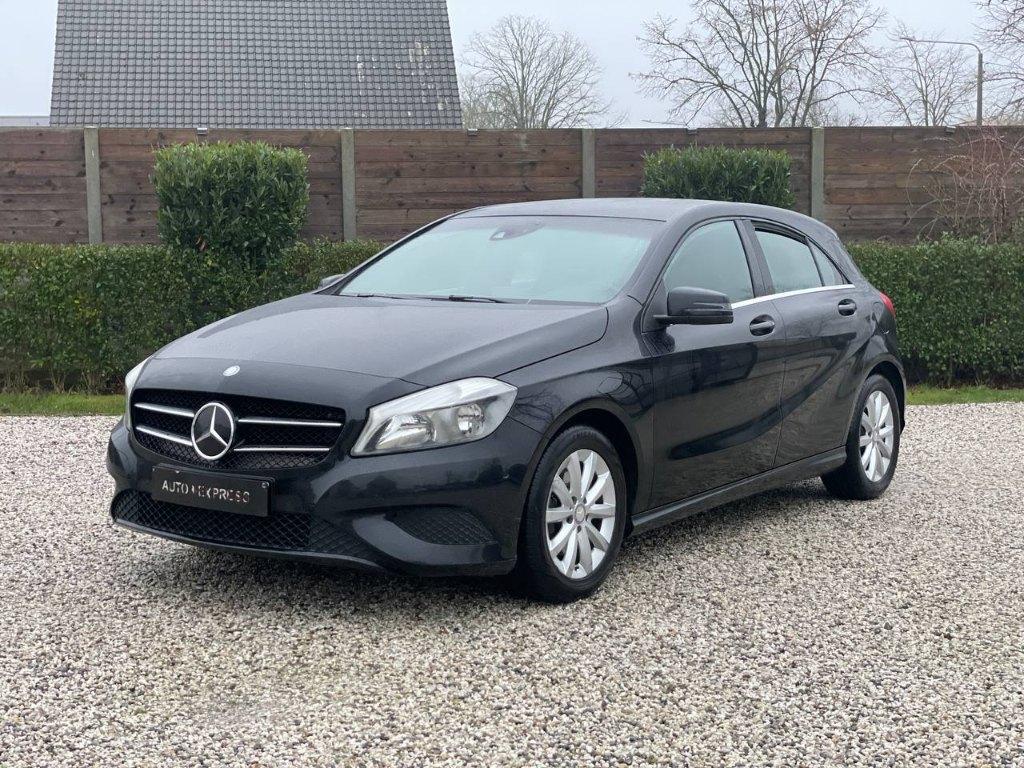 Mercedes A180/1.6 Benzine/Clima/Navi/Eur6b/Garantie/***, Auto's, Mercedes-Benz, 4 deurs, 4 cilinders, Zwart, 1595 cc