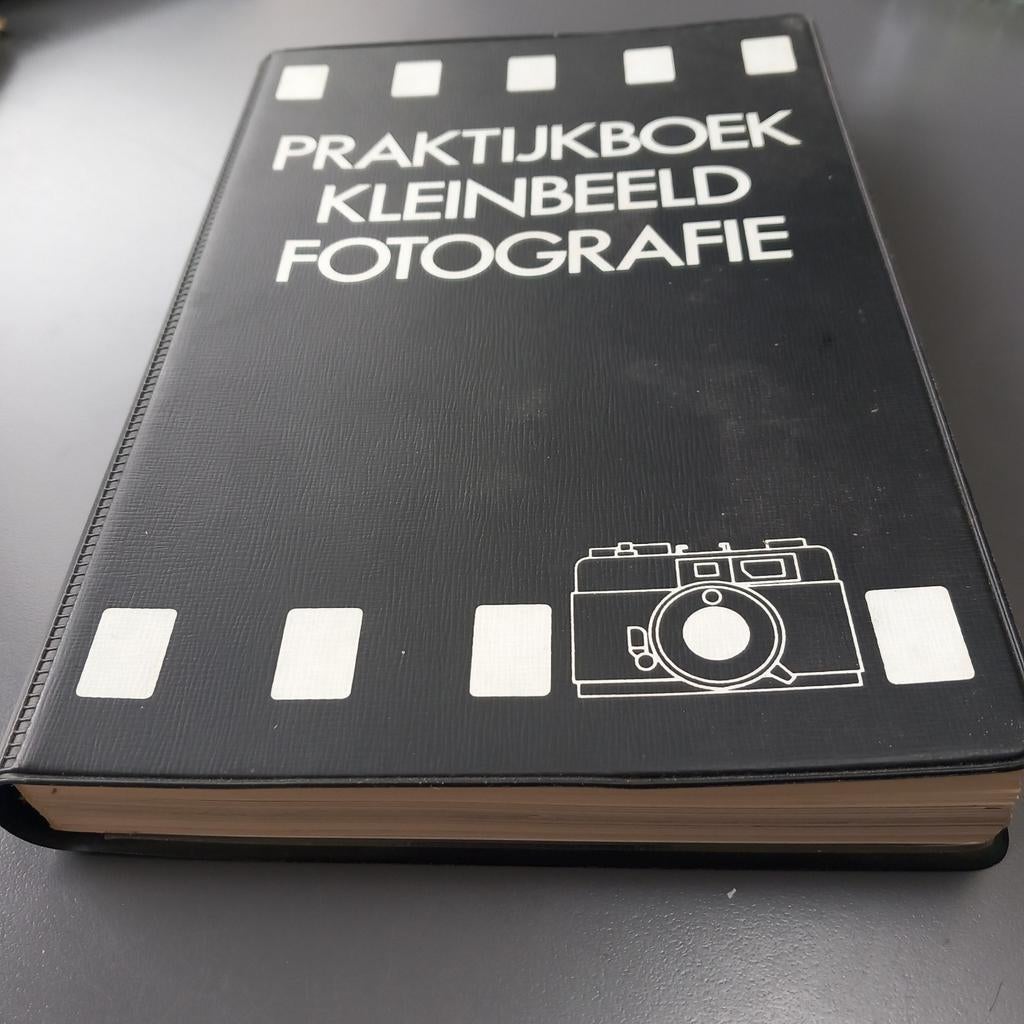 Praktijkboek kleinbeeld fotografie, Ophalen