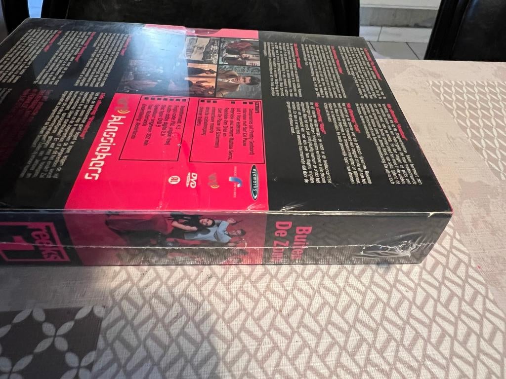 DVD Box Buiten de Zone, Reeks 1 *VRT 1 /Bart De Pauw*, Cd's en Dvd's, Dvd's | Tv en Series, Alle leeftijden, Boxset, Ophalen of Verzenden
