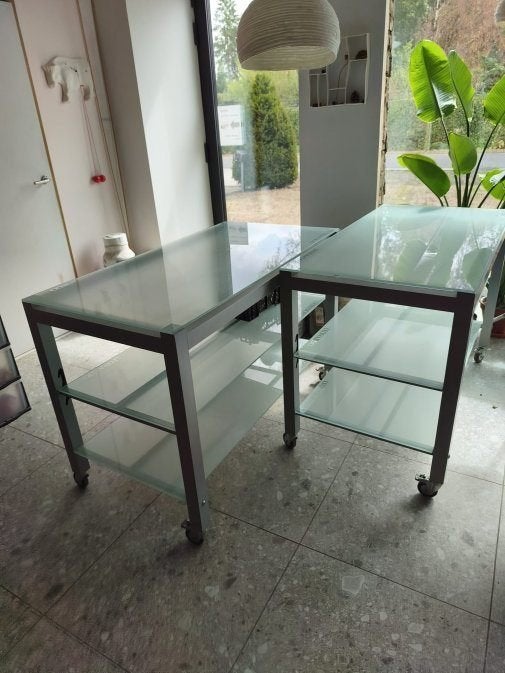 Twee LEONARDO glazen showroom tafels, Ophalen