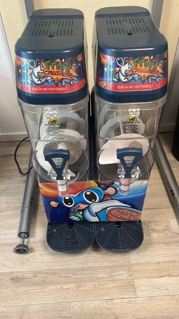 Fruit Crusher Slush Ice machine met twee tanks, Zakelijke goederen, Ophalen, Gebruikt, Koelen en Vriezen