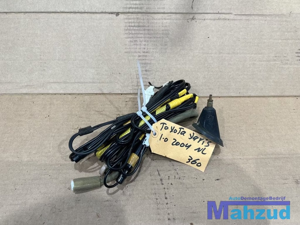 TOYOTA YARIS P1 antenne voet + kabel 1999-2005, Auto-onderdelen, Elektronica en Kabels, Toyota, Gebruikt