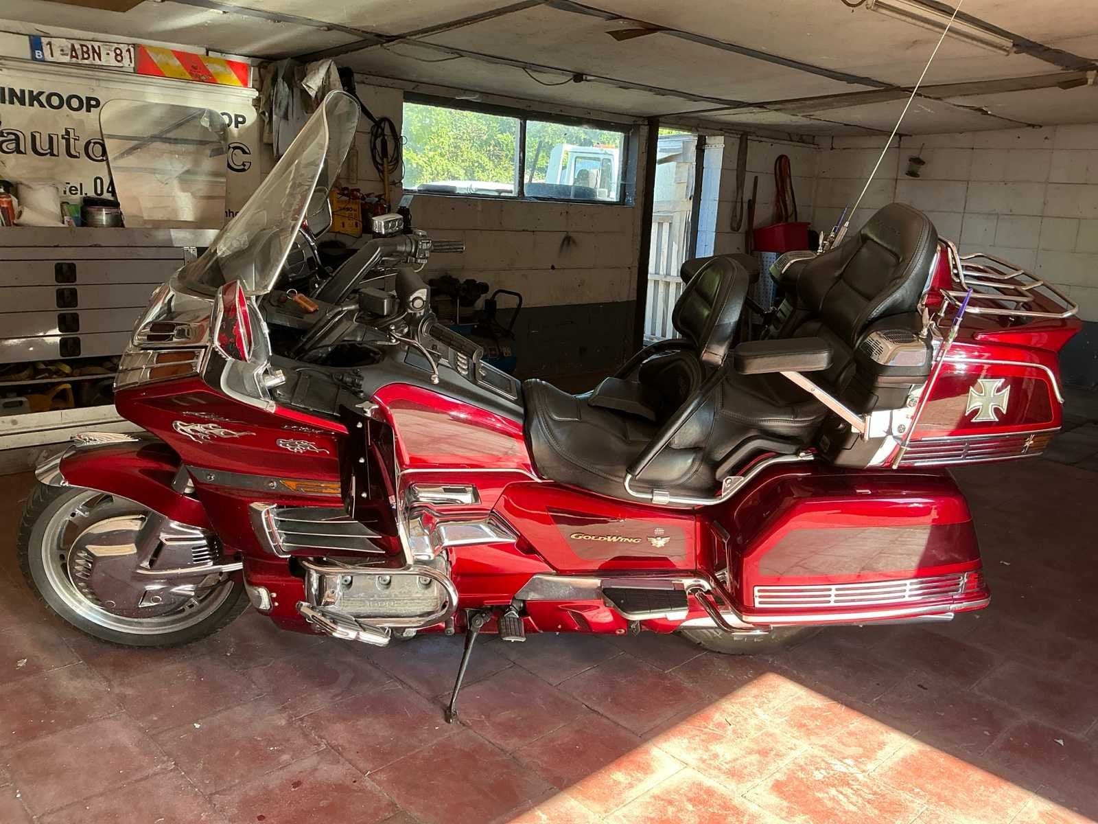 Honda Gold Wing Motorfiets, Bedrijf, Overig