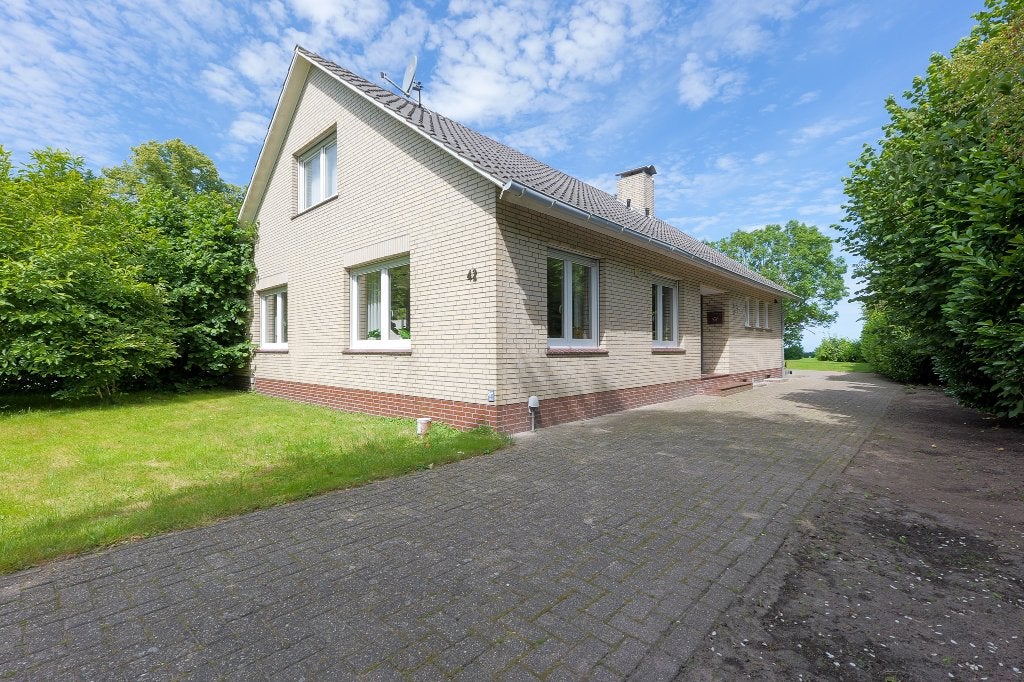 Prachtige bungalow 10 minuten van Winschoten in Duitsland, Immo, 120 m², Dorp, Woonhuis, Duitsland