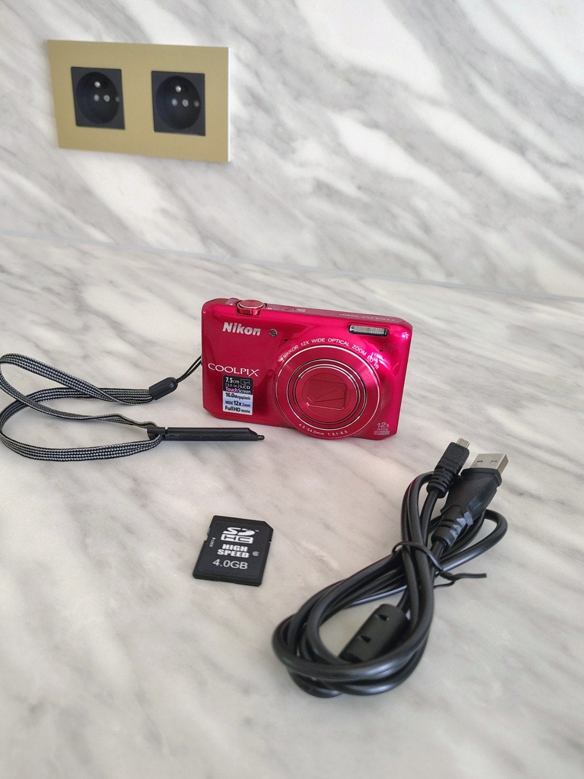 Nikon Coolpix S6400 rouge, Audio, Tv en Foto, Fotocamera's Digitaal, Gebruikt, 16 megapixels, Ophalen of Verzenden, Compactcamera