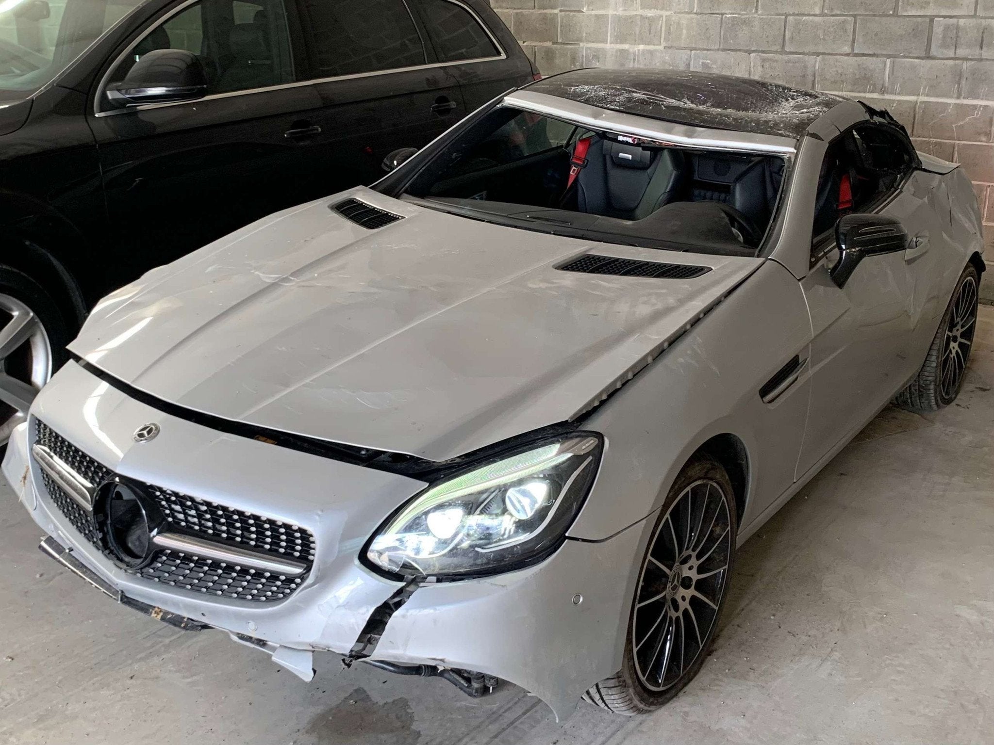 Mercedes-Benz SLK SLC180 MOTEUR DEMARRE / AIRBAGS OK / NON D, Auto's, Mercedes-Benz, Achterwielaandrijving, Gebruikt, Euro 6, 4 cilinders