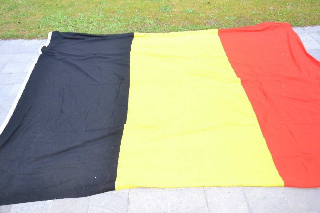 MAXI Belgische driekleur 240cm op 260cm, Ophalen, Gebruikt