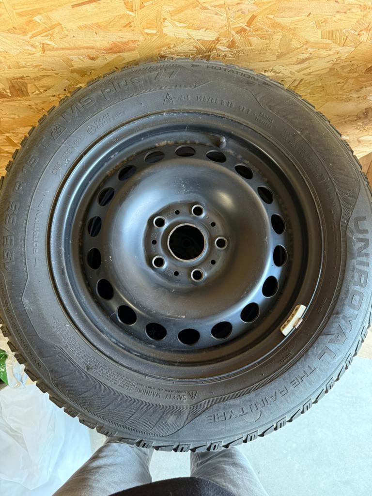 Winterbanden vw golf 195/65 R 15 T, Auto-onderdelen, Banden en Velgen, Ophalen, Winterbanden