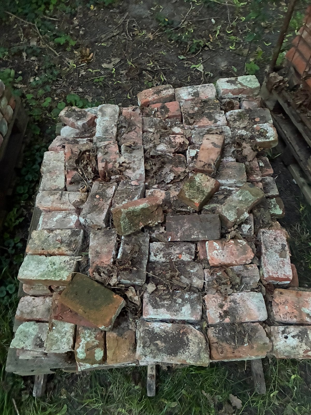 Mix van verschillende oude bakstenen - gevelstenen, Doe-het-zelf en Bouw, Ophalen, Gebruikt, Bakstenen