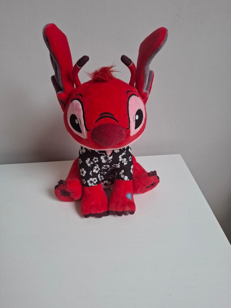 Rode stitch knuffel, Kinderen en Baby's, Speelgoed | Knuffels en Pluche, Ophalen
