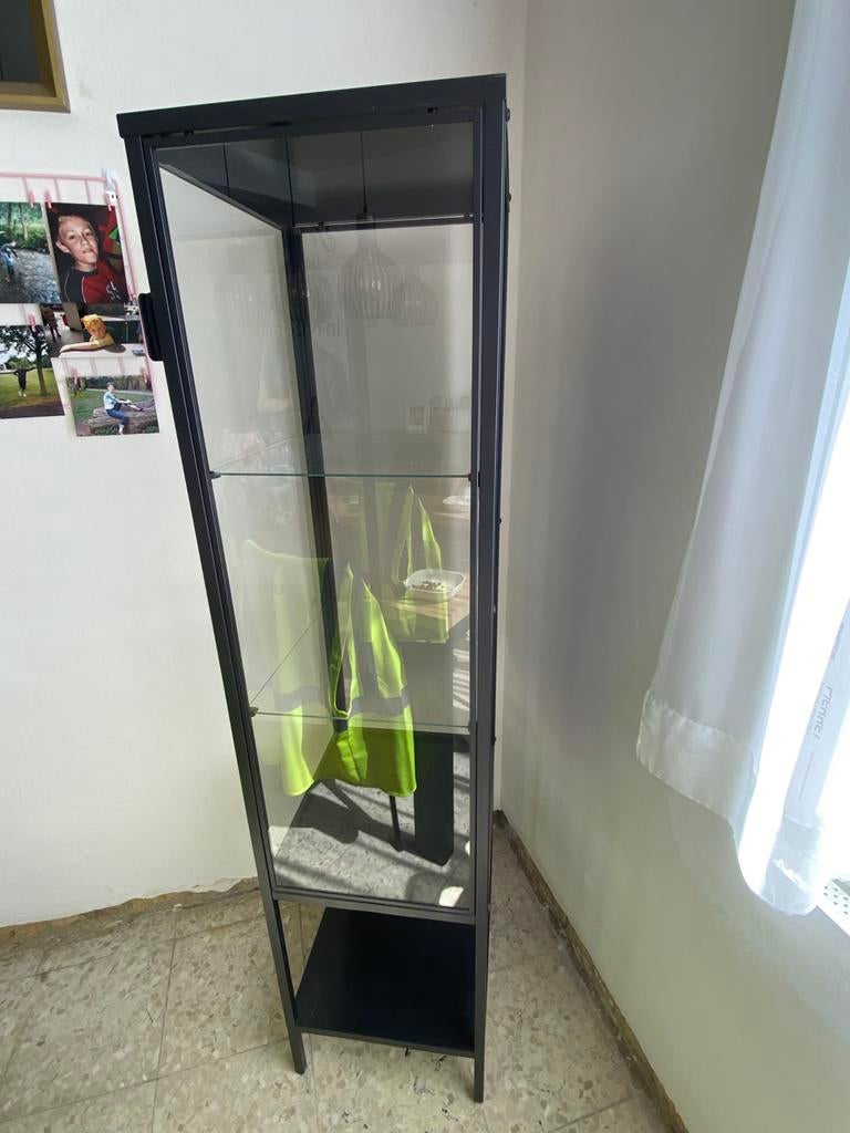 Glazen vitrine kast, Huis en Inrichting, Ophalen, Zo goed als nieuw