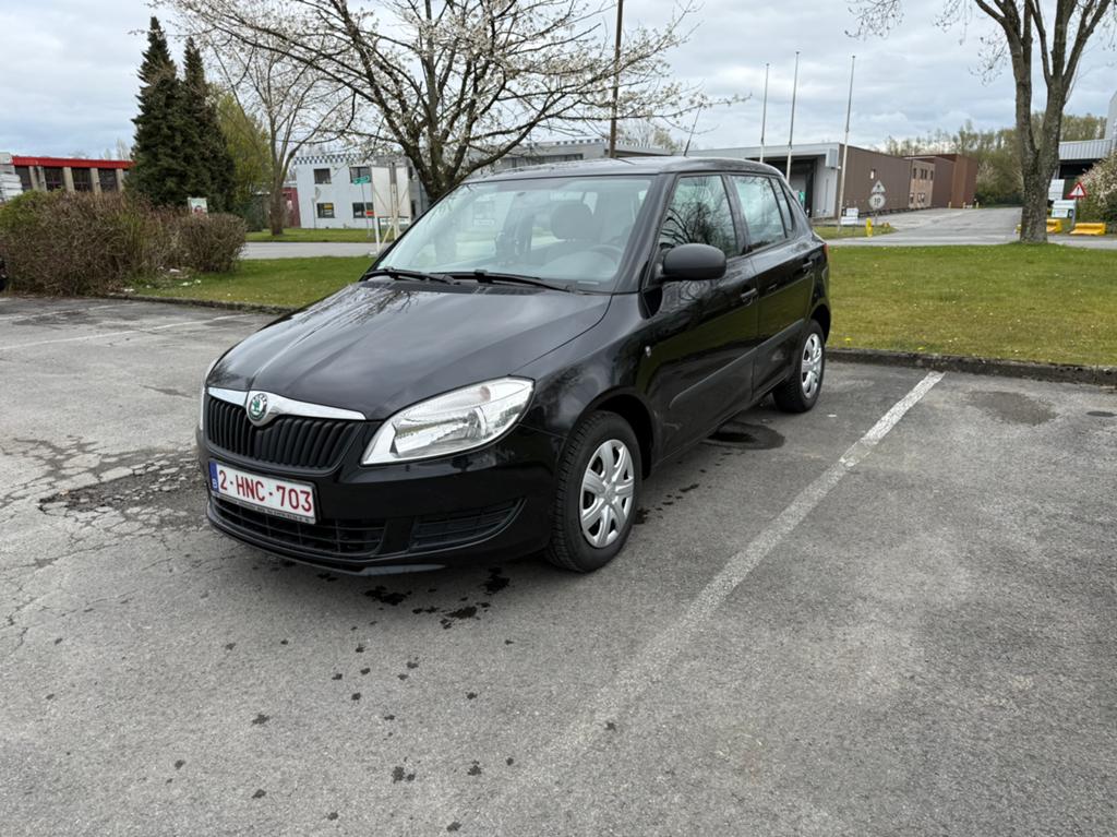 Skoda Fabia 1.2HTP Euro 5/AppleCarPlay-AndroidAuto, Autos, Skoda, Achat, Boîte manuelle, Entretenue par le concessionnaire, 124 g/km