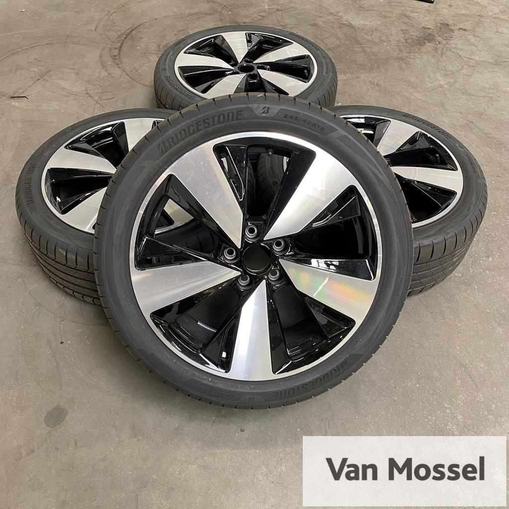 Audi A5 Bridgestone Turanza 6 245/40/R19 98Y, Auto-onderdelen, Banden en Velgen, 19 inch, -, -, Banden en Velgen