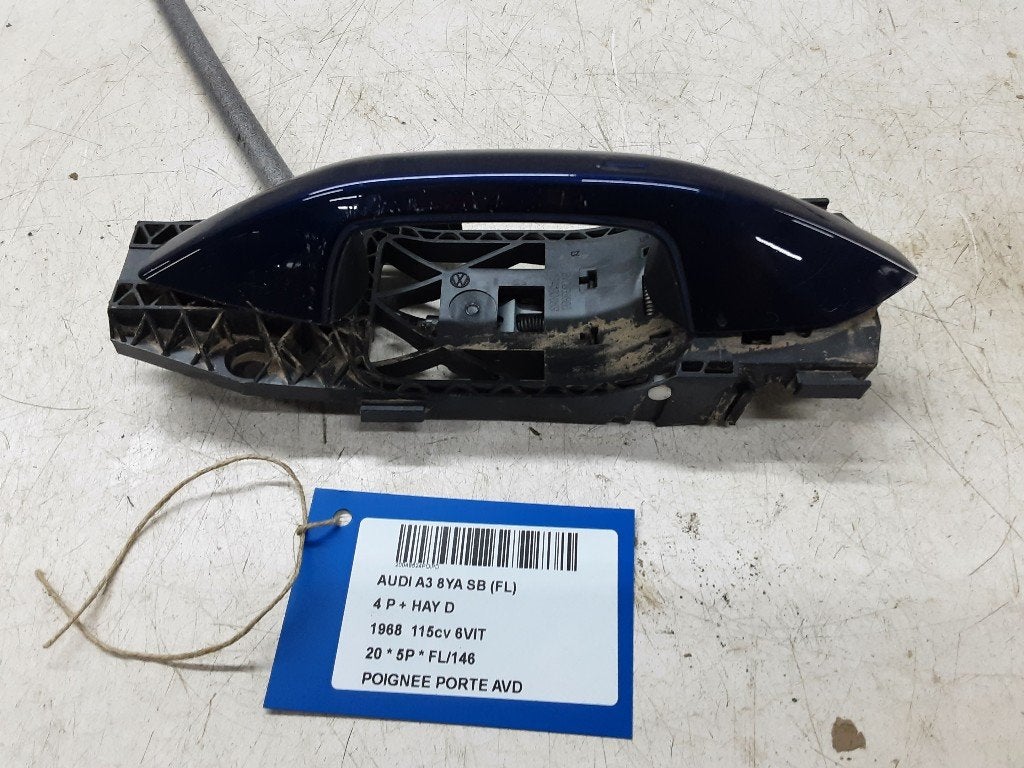 POIGNEE EXTERIEURE AVANT DROITE Audi A3 Sportback (8YA), Utilisé, Droite, Audi