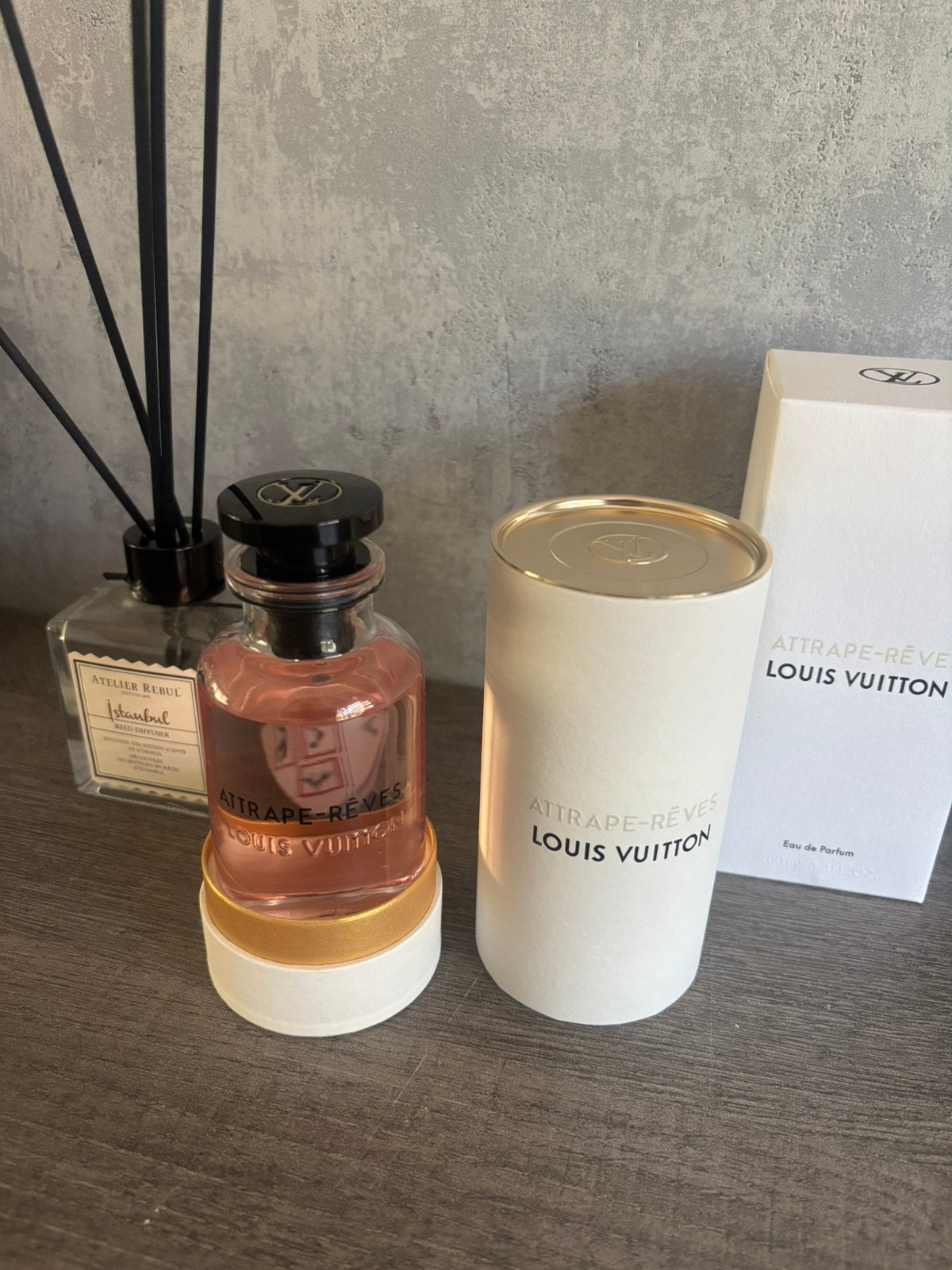 Louis Vuitton Attrape-Rêves Eau de Parfum 100 ml, Bijoux, Sacs & Beauté, Enlèvement, Comme neuf