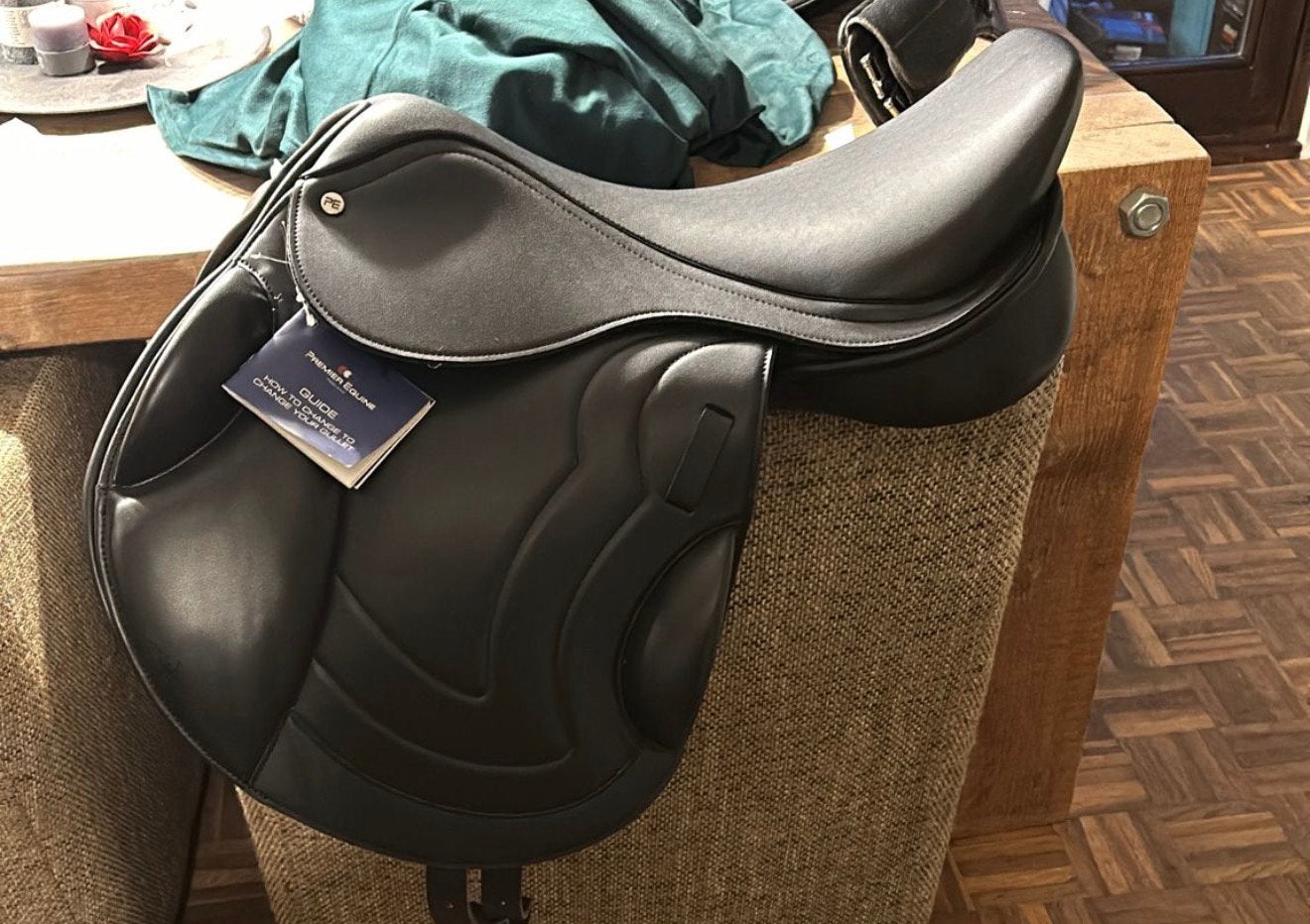 Springzadel 17,5 inch premier equine, Ophalen of Verzenden, Zo goed als nieuw, Springen
