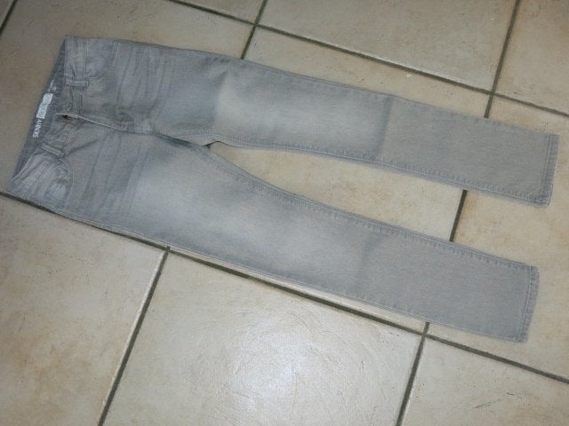 Een lichtgrijze broek, 10 jaar, als nieuw, Ophalen, Zo goed als nieuw, Meisje, Broek