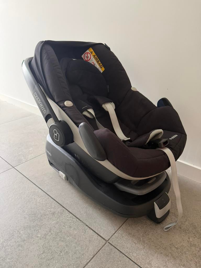 Maxi Cosi Pebble + Familyfix, Ophalen, Gebruikt