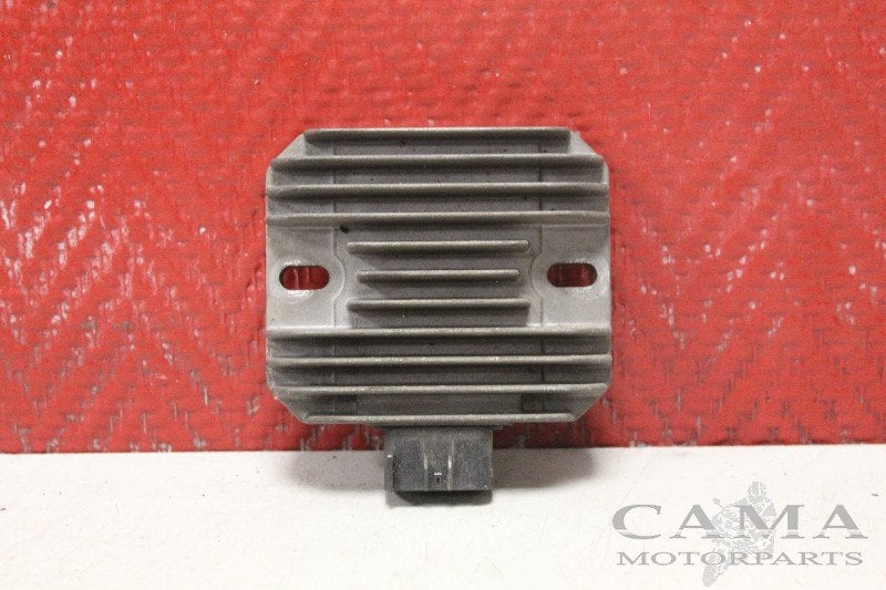 REGULATEUR DE TENSION AN 400 Burgman 2007-2017 (AN400), Dhr. S. di Majo, Utilisé, Info@cama-motorparts.nl, P.J. Troelstraweg 8 8
3144 CX  MAASSLUIS, NL