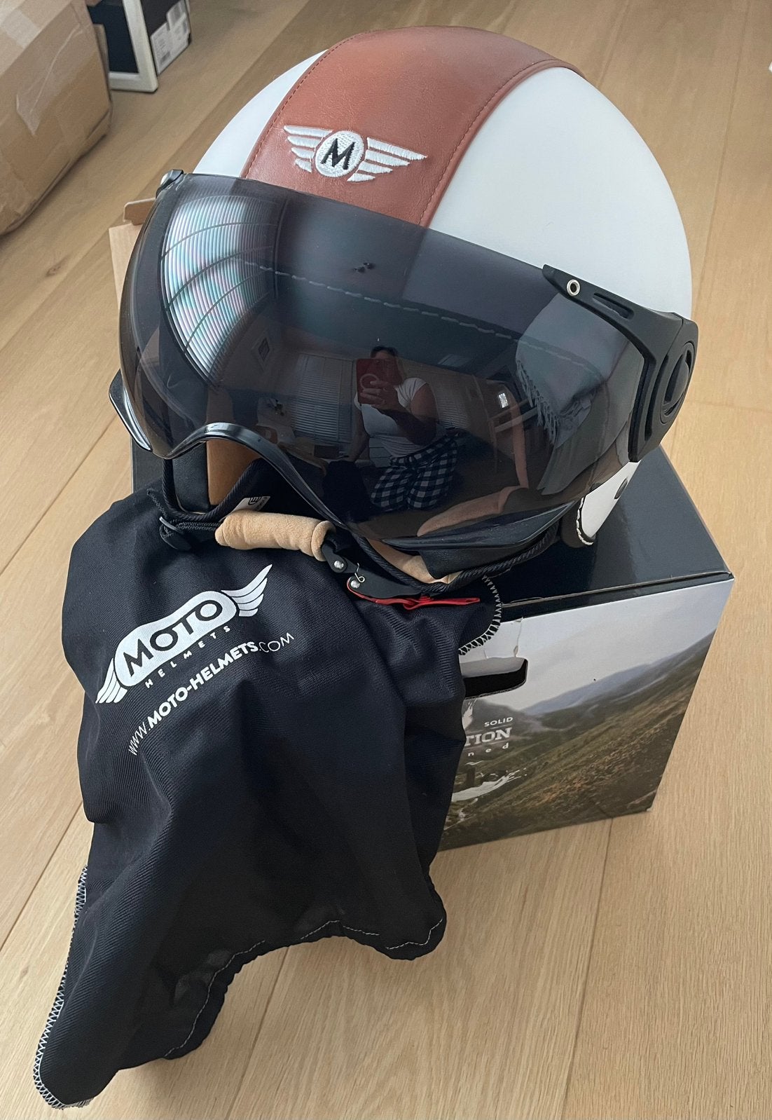 Casque scooter NEUF, bicolore look vintage, Motos, Autres marques, Femmes, Enlèvement ou Envoi, Neuf, sans ticket