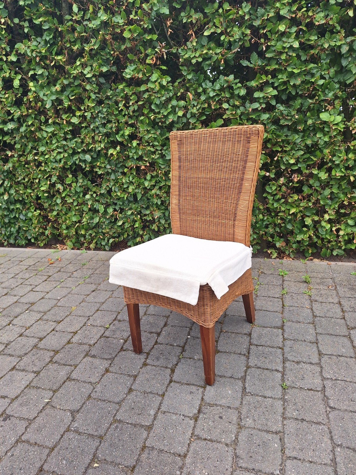 Zes rustieke eetkamerstoelen., Ophalen
