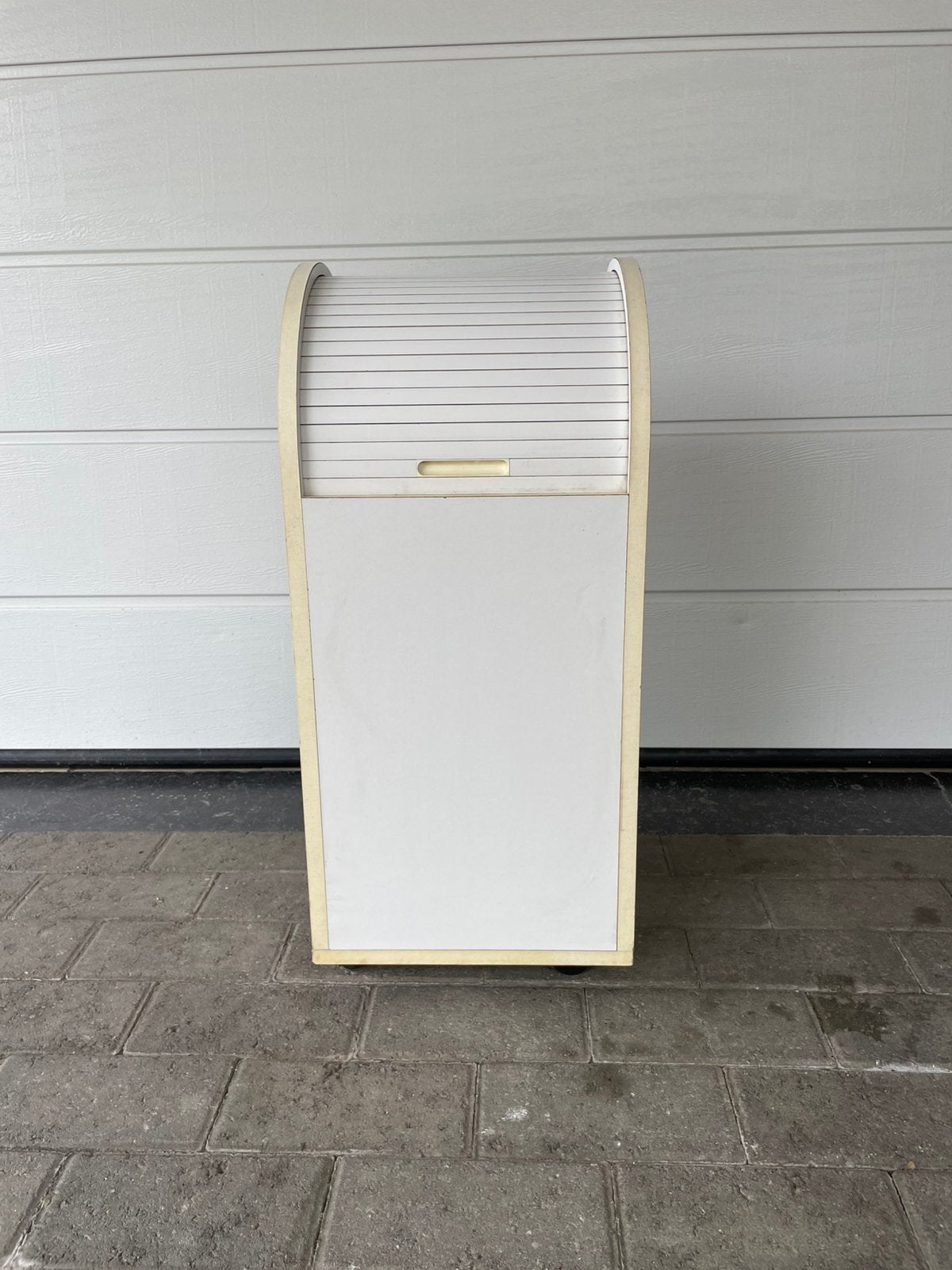 Petit meuble de rangement Tres pratique, Enlèvement