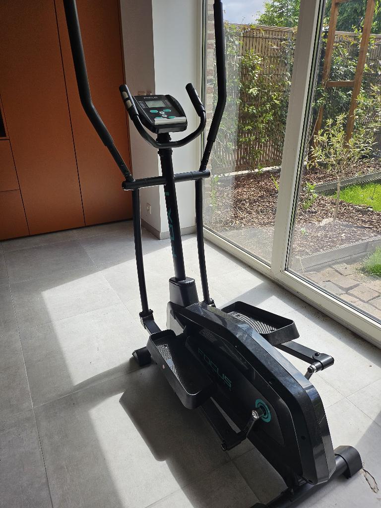 Cross Trainer Focus Fitness Fox 3 (nouveau prix 349 EUR), Jambes, Comme neuf, Enlèvement, Autres matériaux