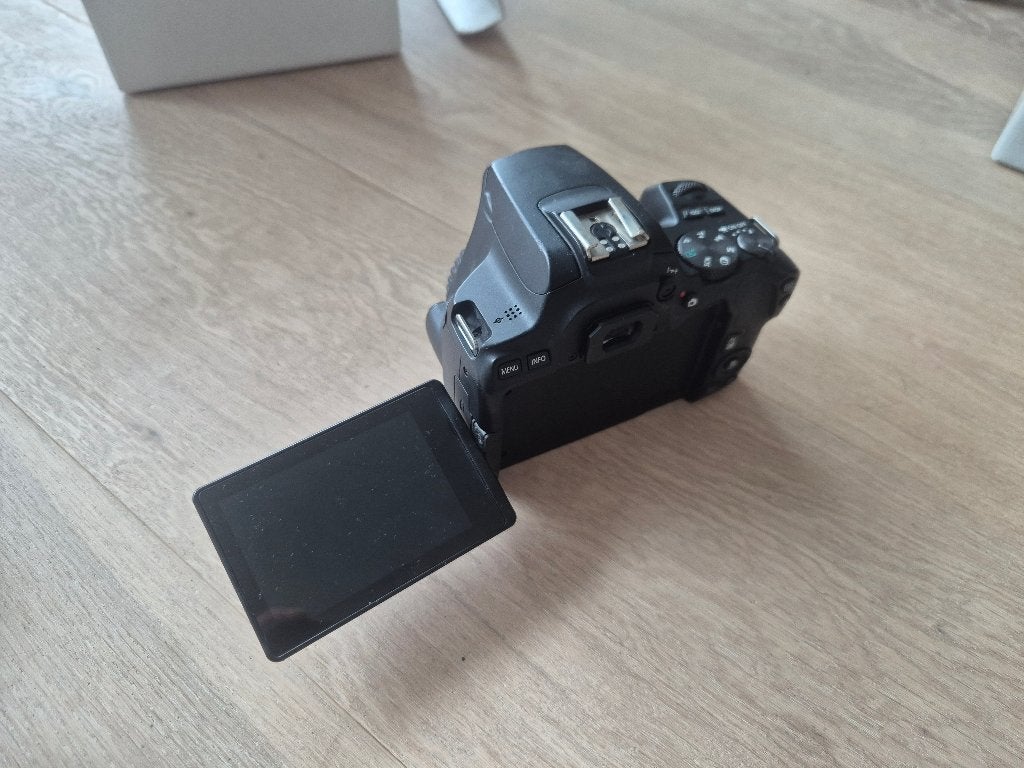 Canon EOS 250D + 4 lenzen + 64GB SD-kaart + accessoires, TV, Hi-fi & Vidéo, Canon, Comme neuf, Câble USB, Reflex miroir