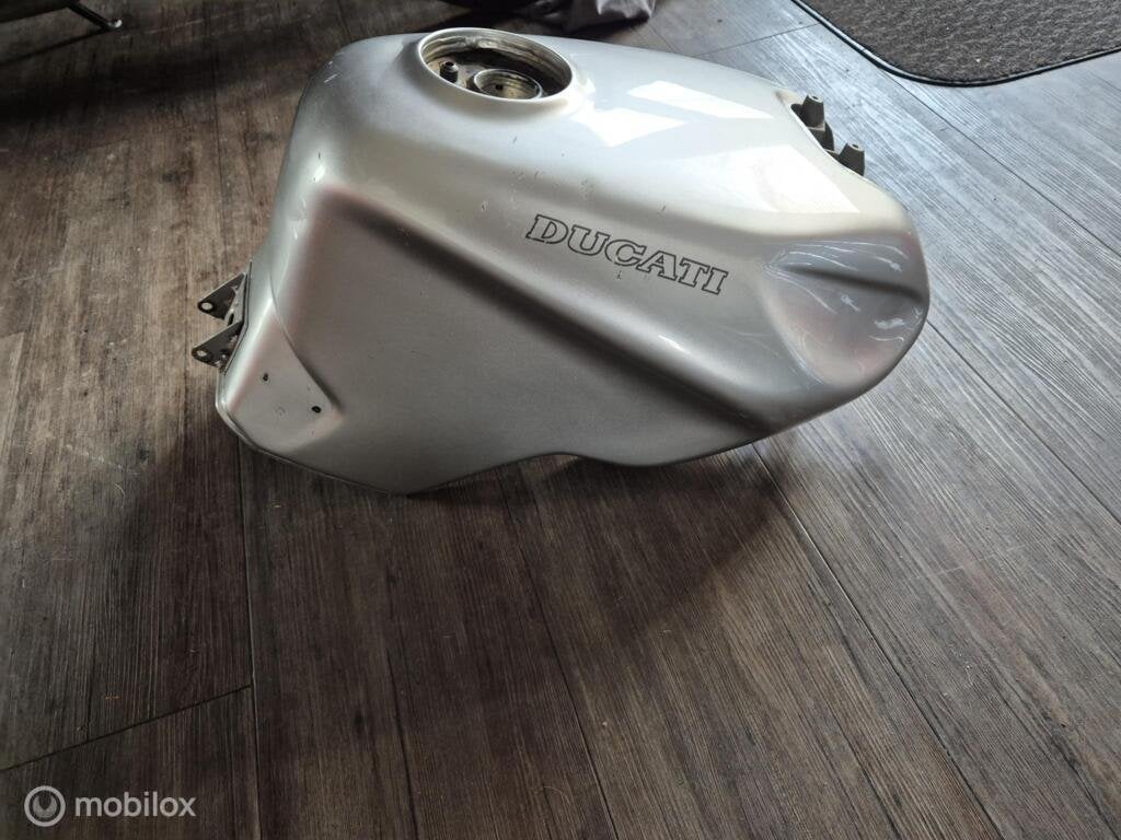 Benzinetank origineel tank brandstoftank ST2 ST3 ST4 ST, Motos, Enlèvement ou Envoi, Factorystore.service@ducati.com, Via Antonio Cavalieri Ducati, 74/5, 74/6, 40132 Bologna BO