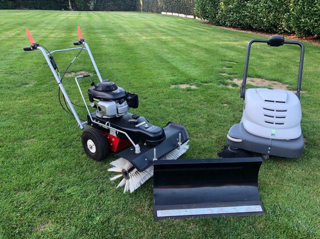 Professionele veegmachines, Ophalen, Zo goed als nieuw, Tielburger Limpar