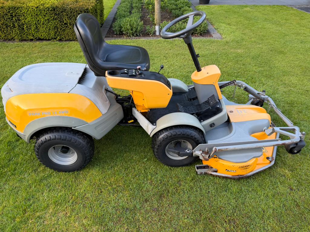 STIGA PARK PRO 16/ 4WD‼️COMBI PRO 110 MAAIDEK ZITMAAIER, Ophalen of Verzenden, Gebruikt, Mulchfunctie, 90 tot 120 cm