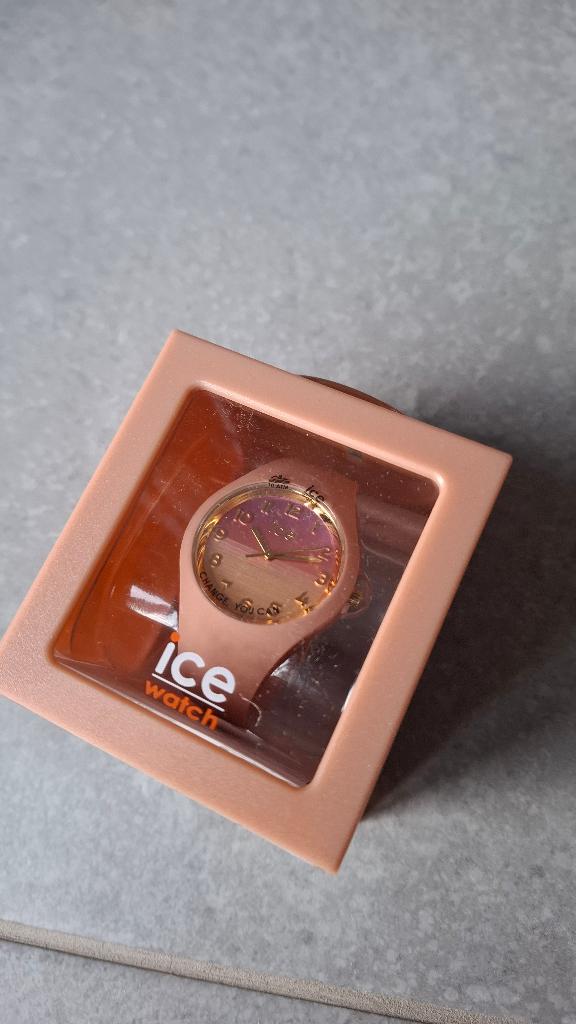 Montre femme/fille ICE WATCH 100% neuve, Bijoux, Sacs & Beauté, Montres | Femmes, Autres marques, Enlèvement ou Envoi, Autres matériaux