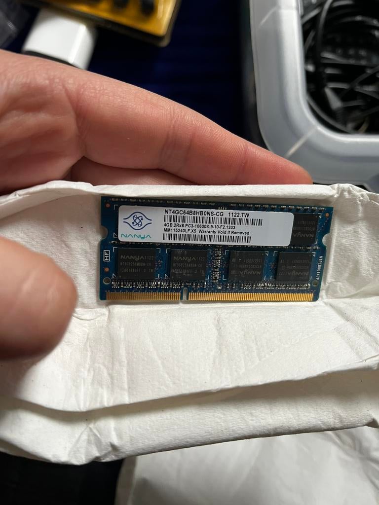 4GB 2Rx8 PC3-10600S (2), Computers en Software, Ophalen, Zo goed als nieuw, Laptop, 8 GB