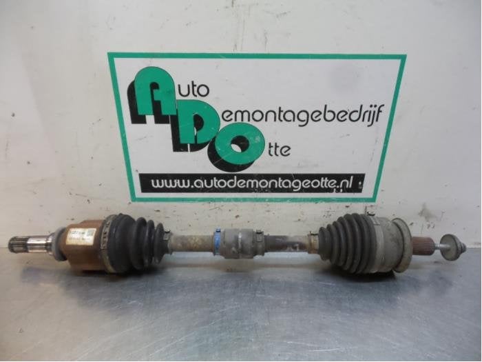 Arbre de transmission avant gauche d'un Mazda 3 (3 03-), -, 3 mois de garantie, Mazda, Utilisé