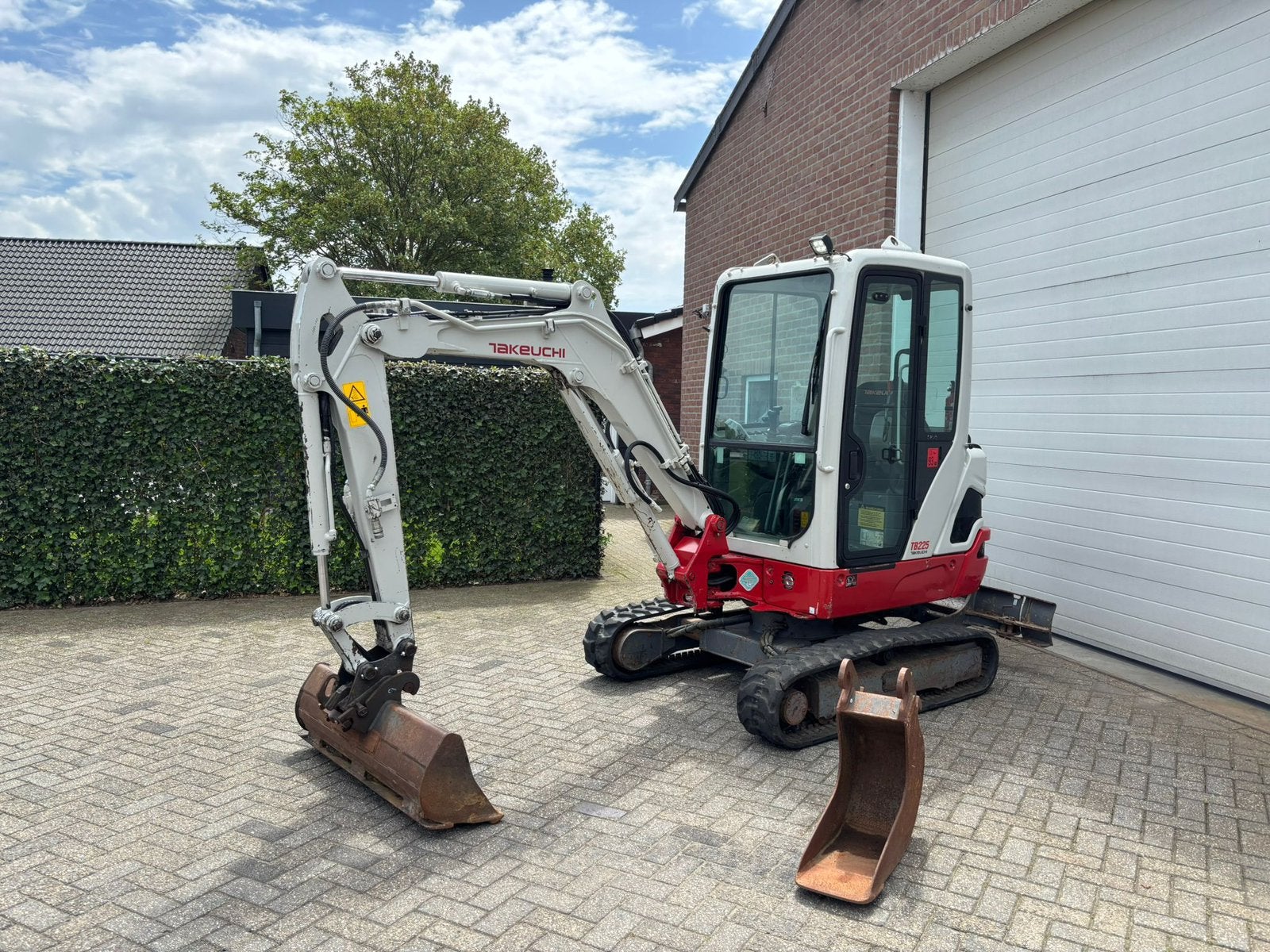 Takeuchi TB 225 Minigraver Graafmachine, Articles professionnels, Machines & Construction | Pièces, Enlèvement
