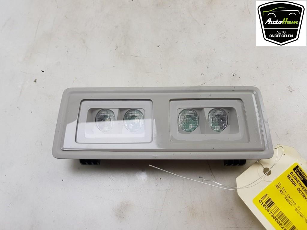 BINNENVERLICHTING ACHTER Skoda Octavia (NXAA) (01-2020/-), Dhr. J. Ham, Gebruikt, Administratie@autoham.nl, Skoda
