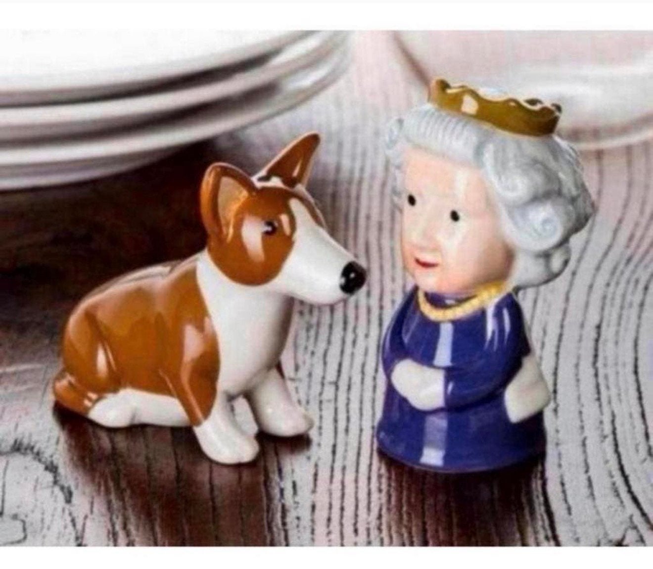 Coffret Queen Elizabeth & Corgi Pepper + Sel & Pepper, Enlèvement ou Envoi, Neuf, Service
