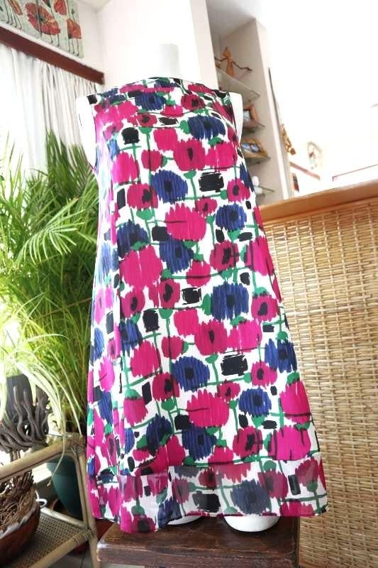 leuk bijzondere bloemen jurk, Vêtements | Femmes, Robes, Comme neuf, Taille 36 (S), Rouge, Sous le genou, Enlèvement ou Envoi