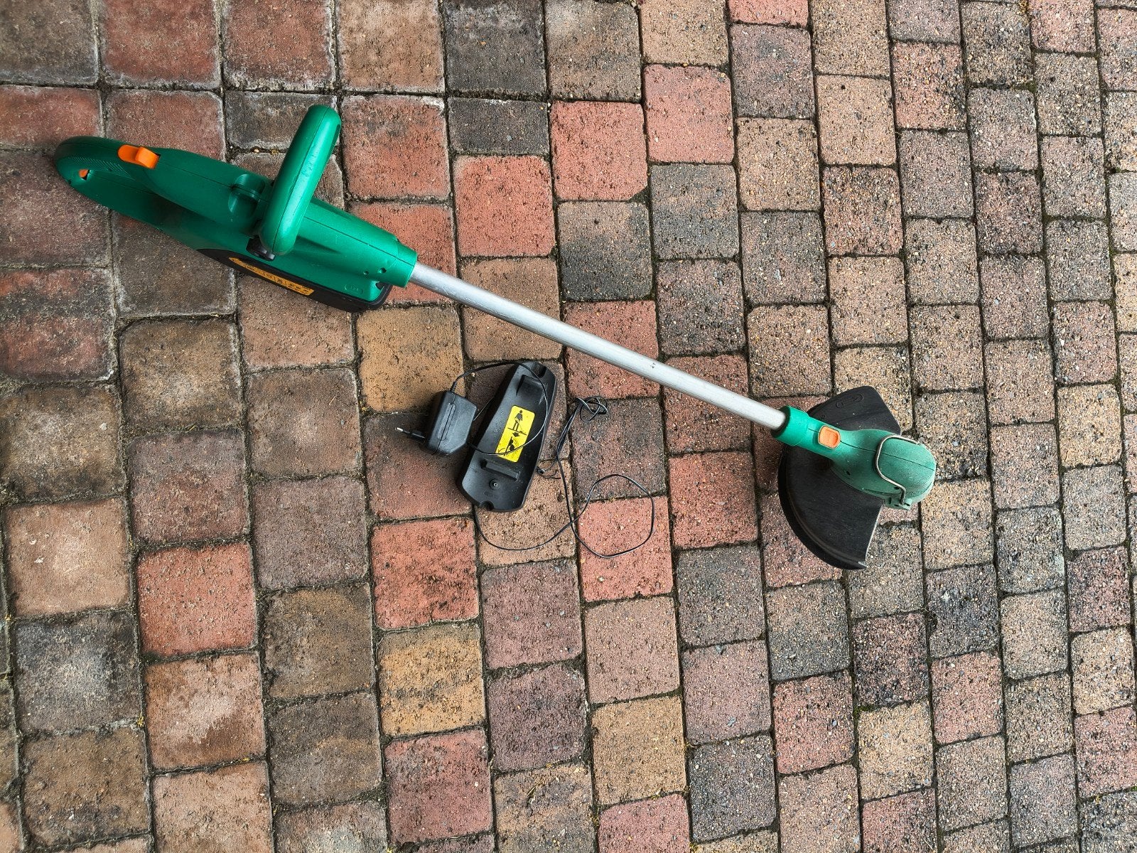 Déligneuse Black & Decker, Jardin & Terrasse, Coupe-bordures, Enlèvement