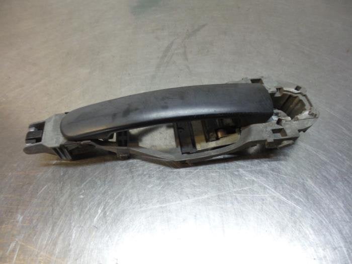 Poignée portière 2portes gauche d'un Volkswagen Polo (Polo, Volkswagen, -, Utilisé, -